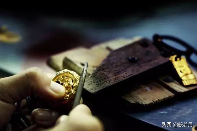 生气后买黄金,黄金金珠手串容易瘪吗