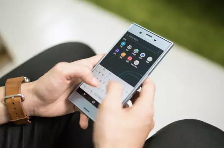 索尼xperiapro-i对比苹果13,索尼最新旗舰手机xperiaxz2