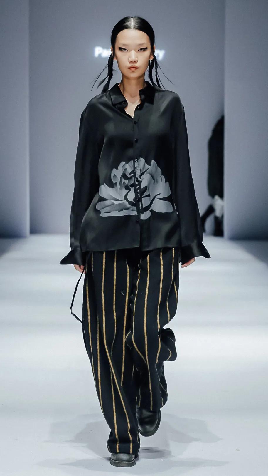 2021秋冬女装款式流行趋势,2018秋冬趋势报告巴黎时装周