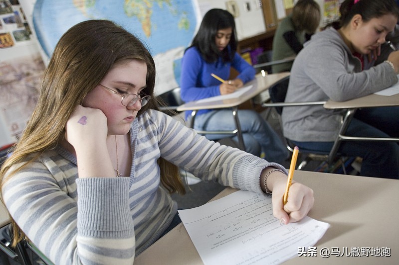 父母曾用过什么狠招阻止你早恋,当女儿早恋了父母应该怎么沟通