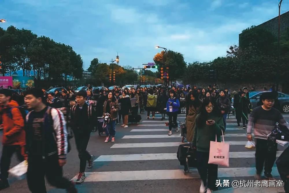 老鹰画室2019招生简章,不是所有的选择都能选择