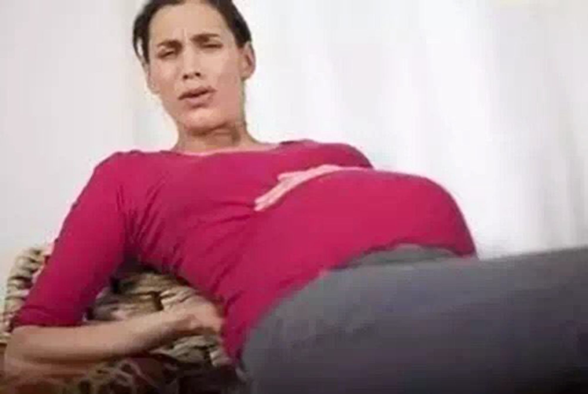 胎动频繁小腹刺痛是临产征兆吗,胎动出现哪些情况需要及时就医