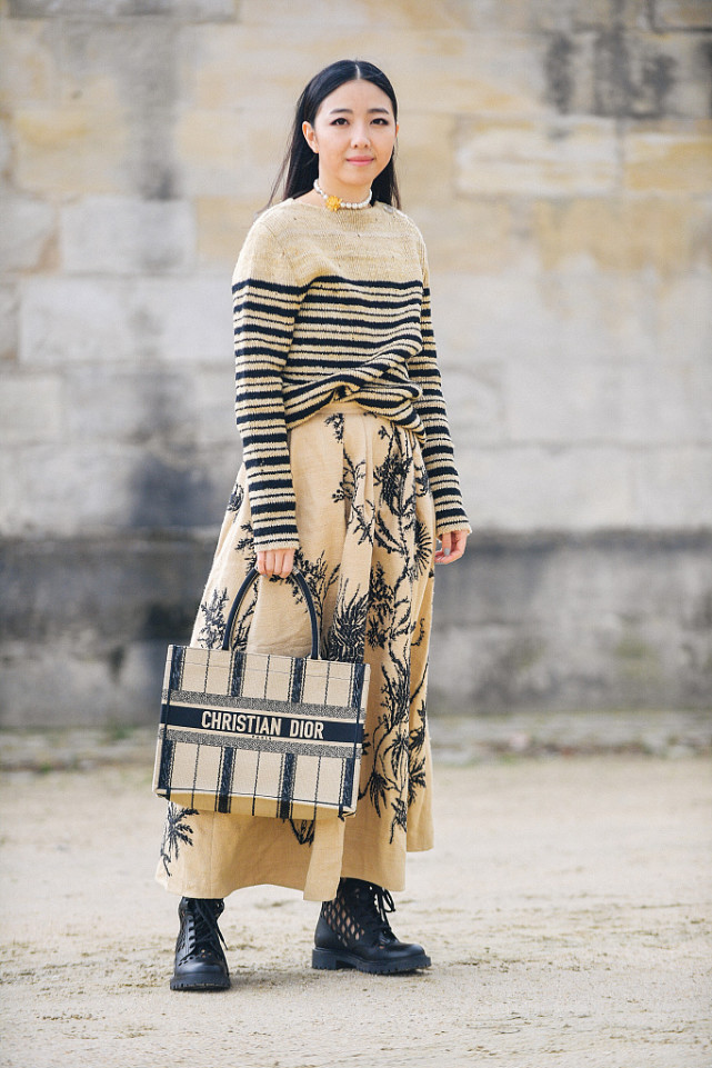 这个冬天如何选择条纹毛衣,毛衣穿搭推荐可内搭可外穿冬