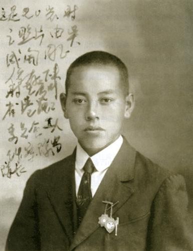 中央特科最后一位负责人，设巧计除特务头目，被誉为“*党**内海瑞”