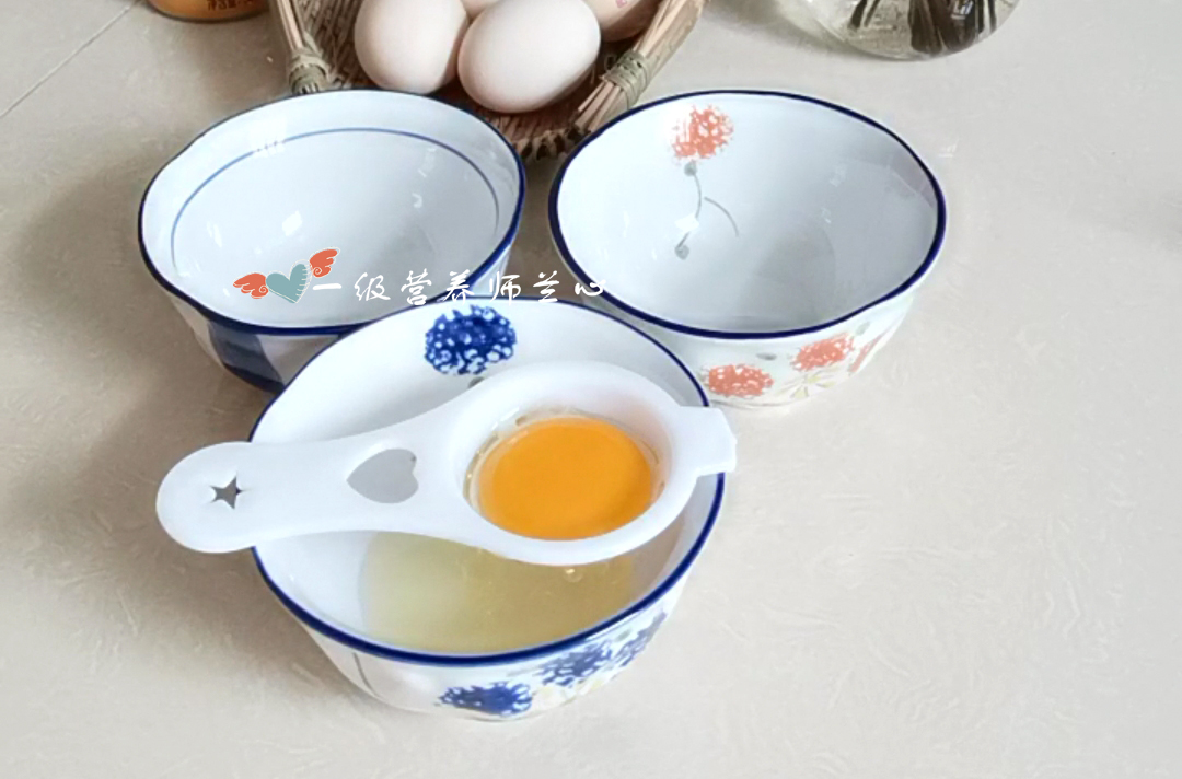 家人不喜欢喝牛奶，我加了个鸡蛋和白凉粉，老公孩子都抢着吃