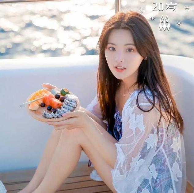 杨超越用卫生纸擦鼻涕,杨超越擦鼻子纸