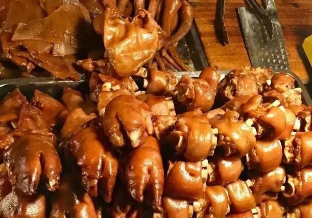 卖烤猪蹄一个月可以赚多少,烤猪蹄摆地摊真实一年能赚多少钱