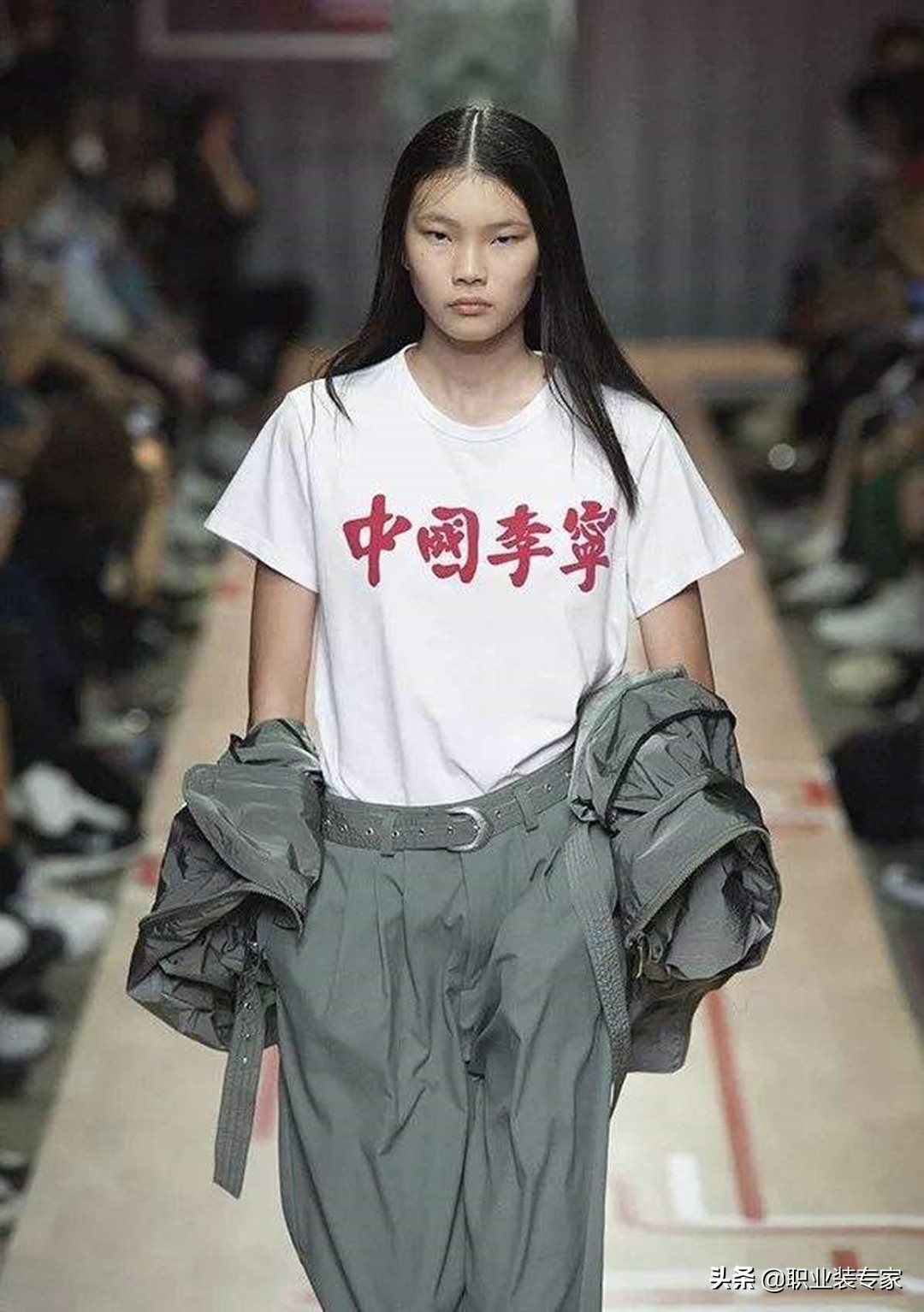 李宁通过什么营销策略来推广业务,李宁运动服装营销策略研究