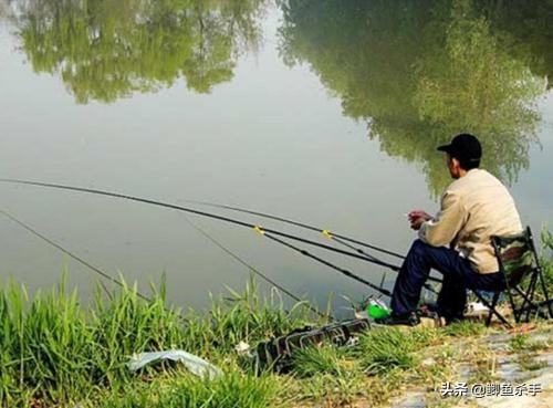 夏天野钓大鲫鱼怎么打窝避小鱼,野钓打什么窝料避小鱼