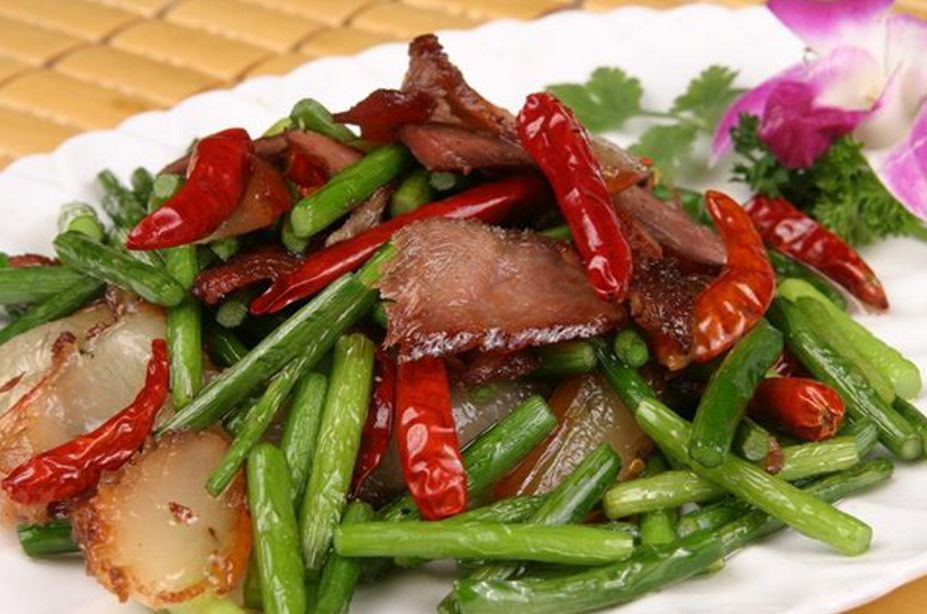 各地的腊肉做法,东莞晒腊肉10斤肉配方多少盐