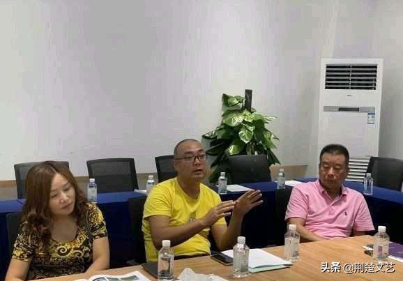 武汉老知青″探访无夏之都″湖北兴山县原野小镇