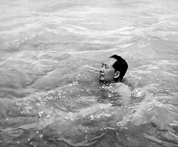 吴旭君陪伴毛主席21年，1974年，按照毛主席的指示，她离职归去