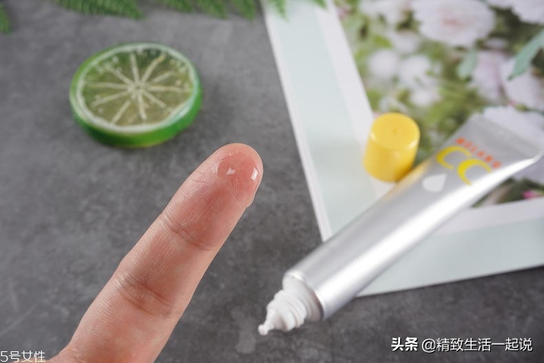 屈臣氏平价淡斑精华液,学生党美白平价精华推荐