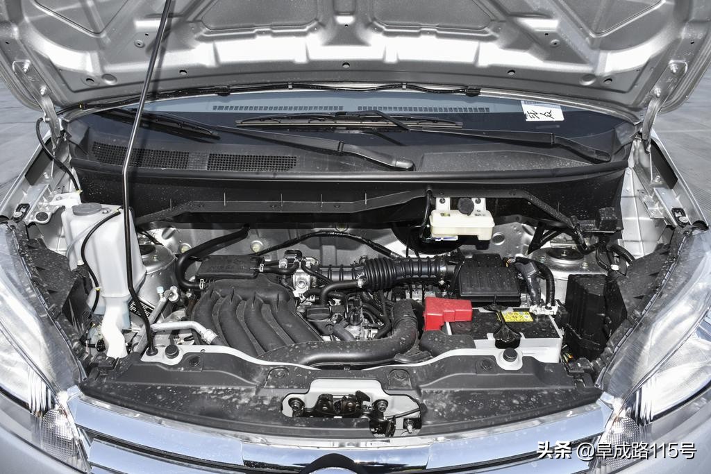 连纽约的出租车都选它！舒适、耐用，更能装的日产NV200终于到手了，让我们看看它到底有多实用