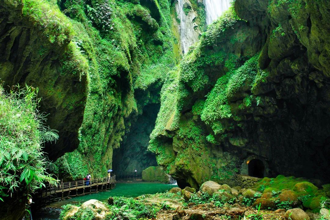 躲进这道地球上“美丽的伤痕”里，感受盛夏直降10℃的清凉