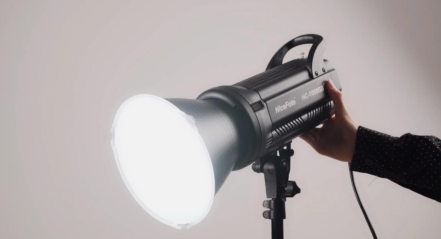 最简单的自媒体打光灯,自媒体灯光怎么打