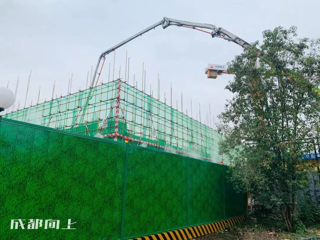 大运村建设火热朝天，成都大学已经上天