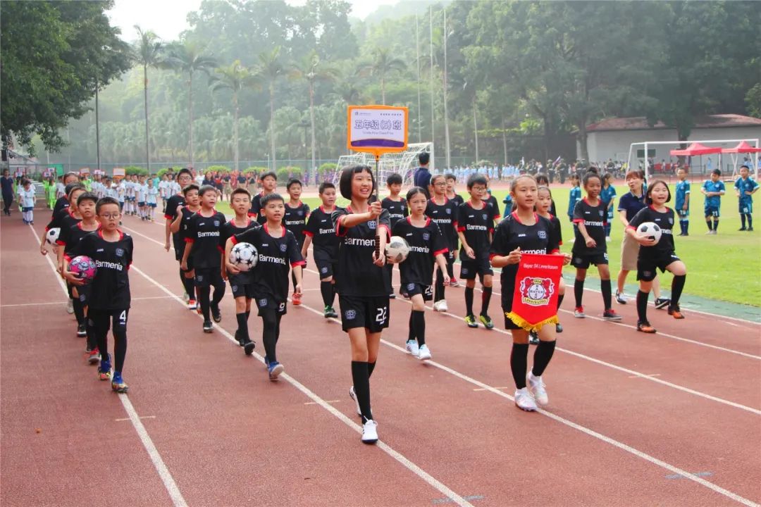 校园足球点燃绿茵梦想,校园足球联赛拉开序幕