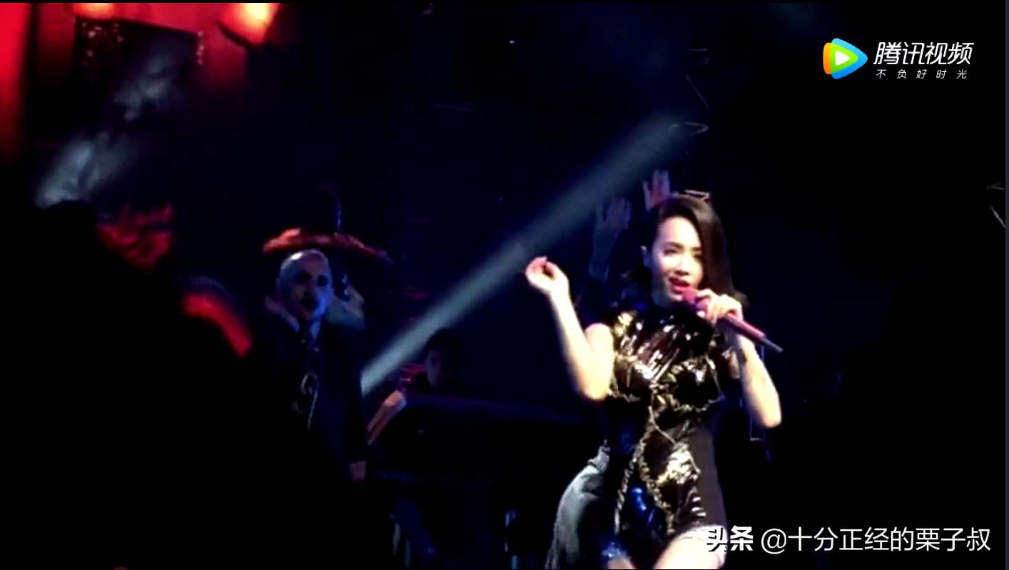 萧敬腾演唱会下雨唱歌,萧敬腾下雨名场面