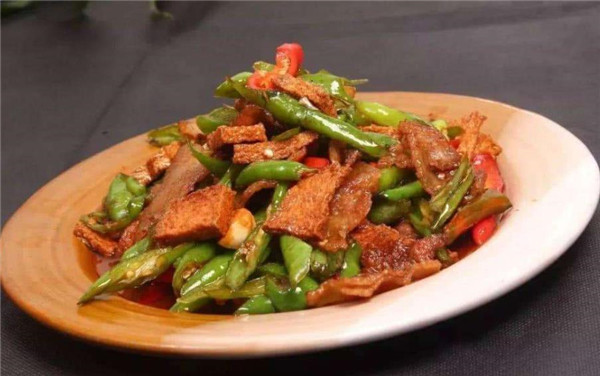 吃猪肉总感觉有臭味别人吃不出来,吃猪肉总是觉得猪肉是臭的