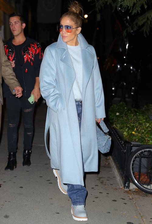 基本上每个名人都穿这条在Nordstrom流行的牛仔裤