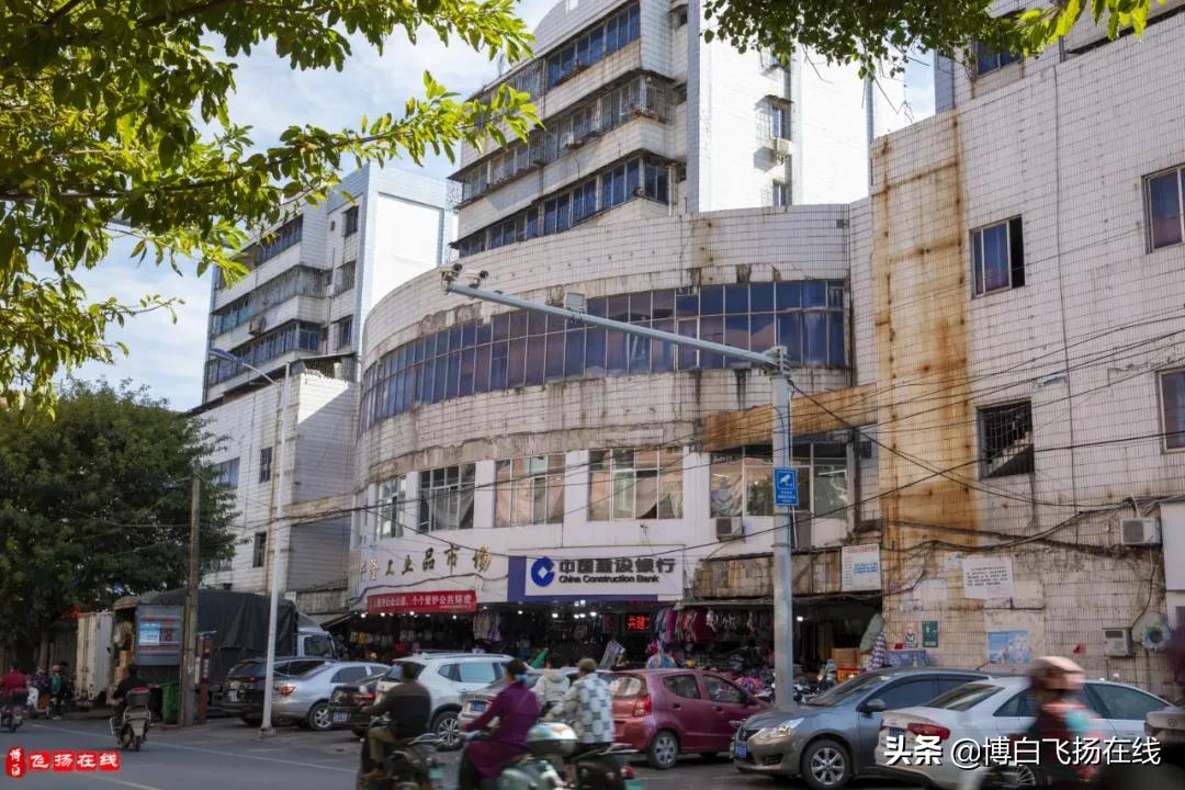 博白繁华地带的兴隆市场，如今却为何如此冷清凄惨？