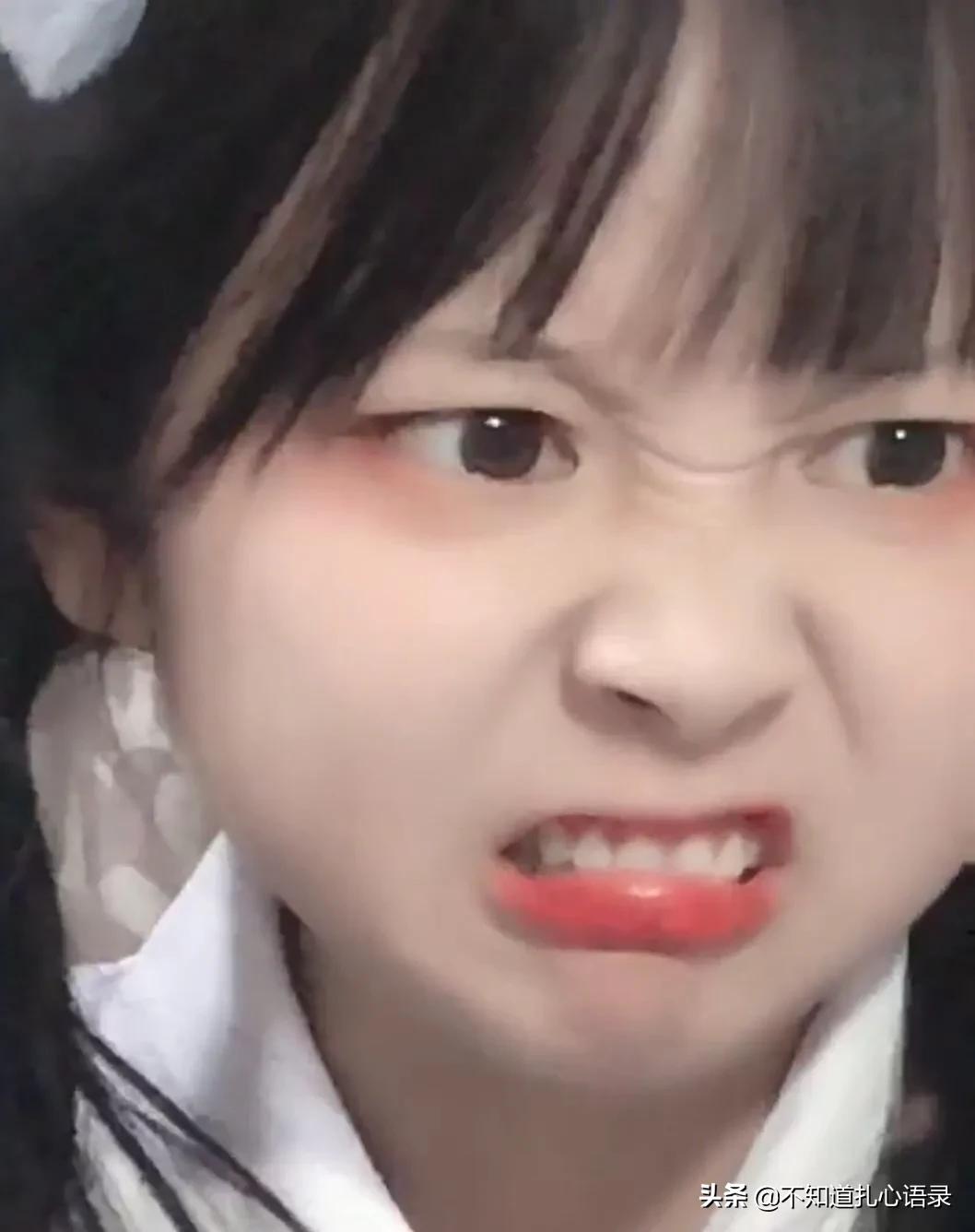 有哪些沙雕又可爱的句子?喜欢一个人太累了,所以我喜欢了十个…