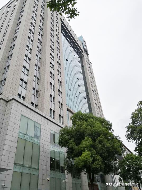 建源成都农商银行中央新风系统售后服务之HEPA滤芯更换