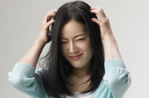 头发出油痒头皮屑多怎么办,头发出油头皮屑痒用什么洗发水