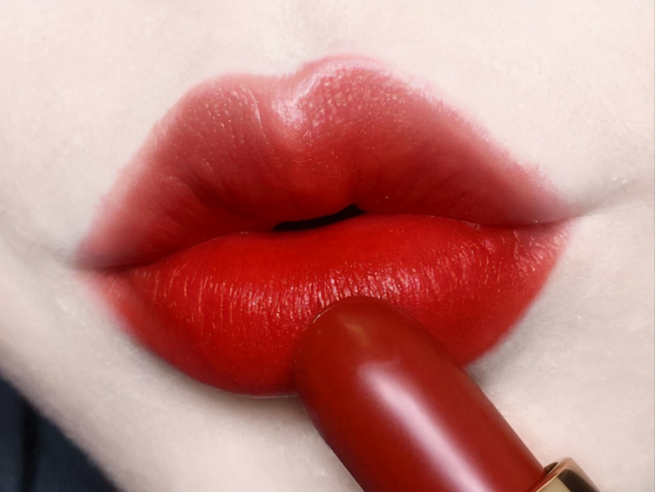 2021年圣诞娇兰53号试色,2022娇兰热门色号推荐