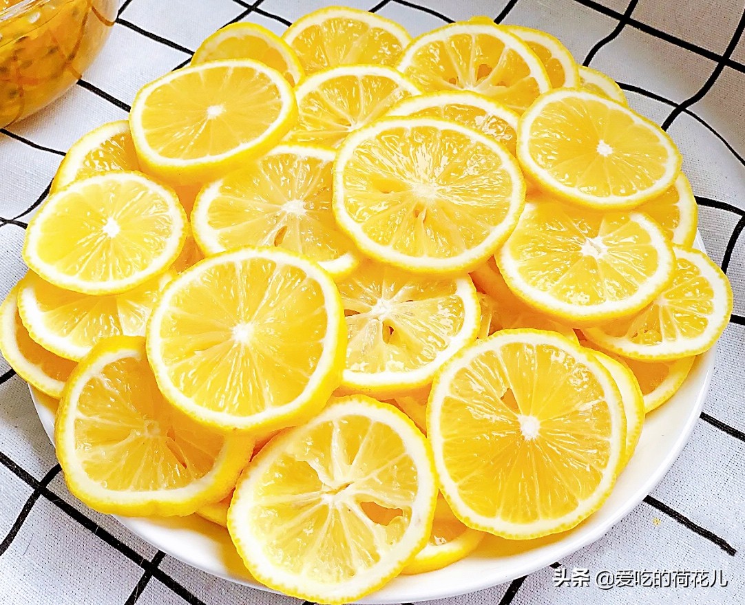 自制百香果柠檬热饮在家,鲜百香果柠檬茶热饮制作方法