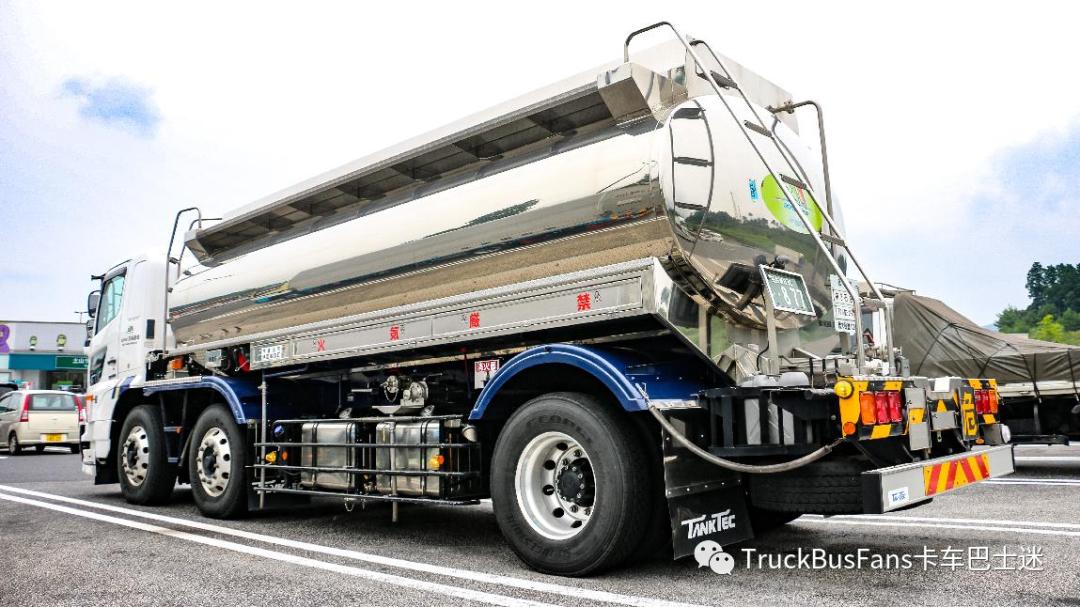 日本高速公路服务区随拍!卡车居然都这么帅