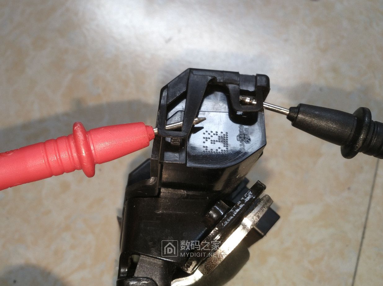 福特嘉年华尾箱关好仪表显示未关,福特嘉年华后备箱锁维修