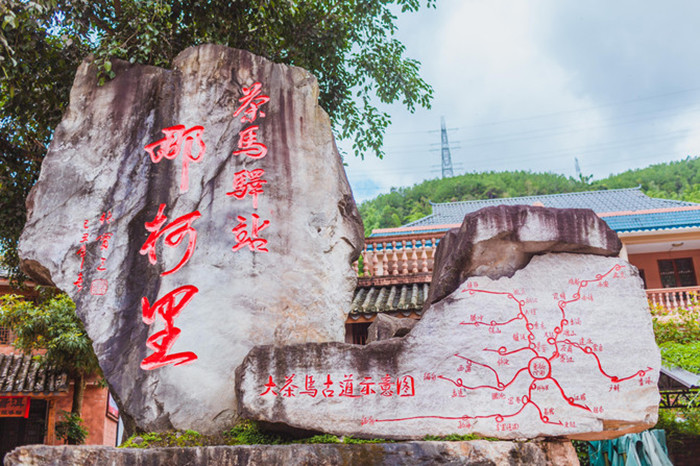 昆明西双版纳沿途的景点有哪些,昆明至西双版纳沿途旅游景点