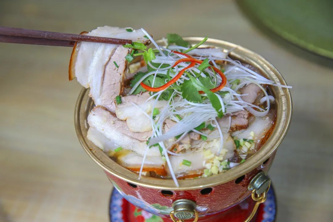 襄阳特色烤全羊,襄阳正宗烤全羊