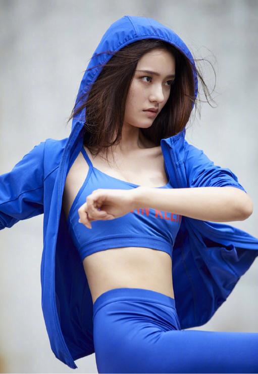 ck内衣女代言人林允,ck内衣代言人林允白色