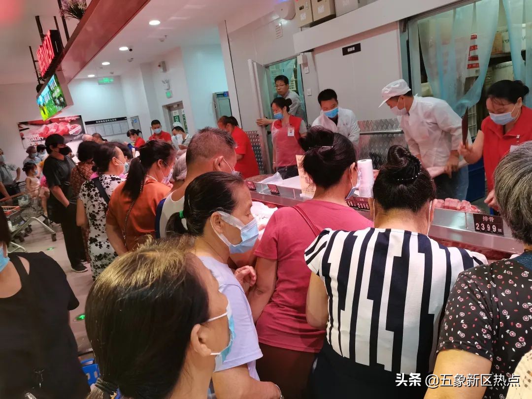 五象新区，一大型连锁超市，今日开业