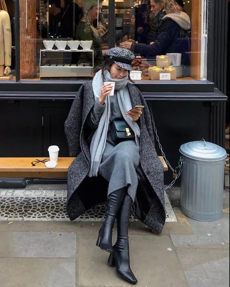 今冬火了一种裙子:叫“毛衣裙”,温暖舒适又时髦,秋天穿好适合