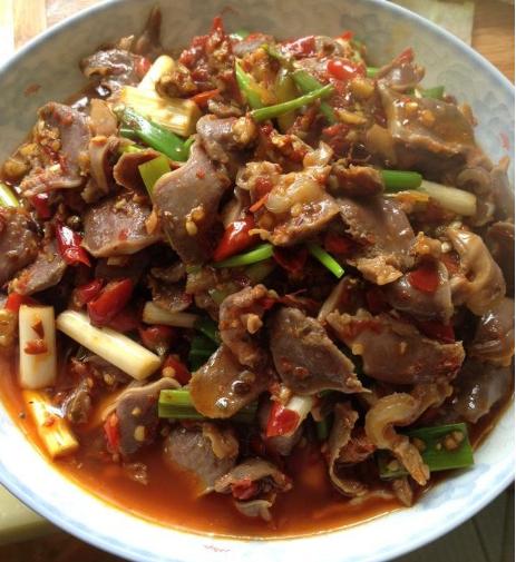 鸡胗的家常做法鸡胗焯水如何不硬,鸡胗炒完还是红色怎么回事
