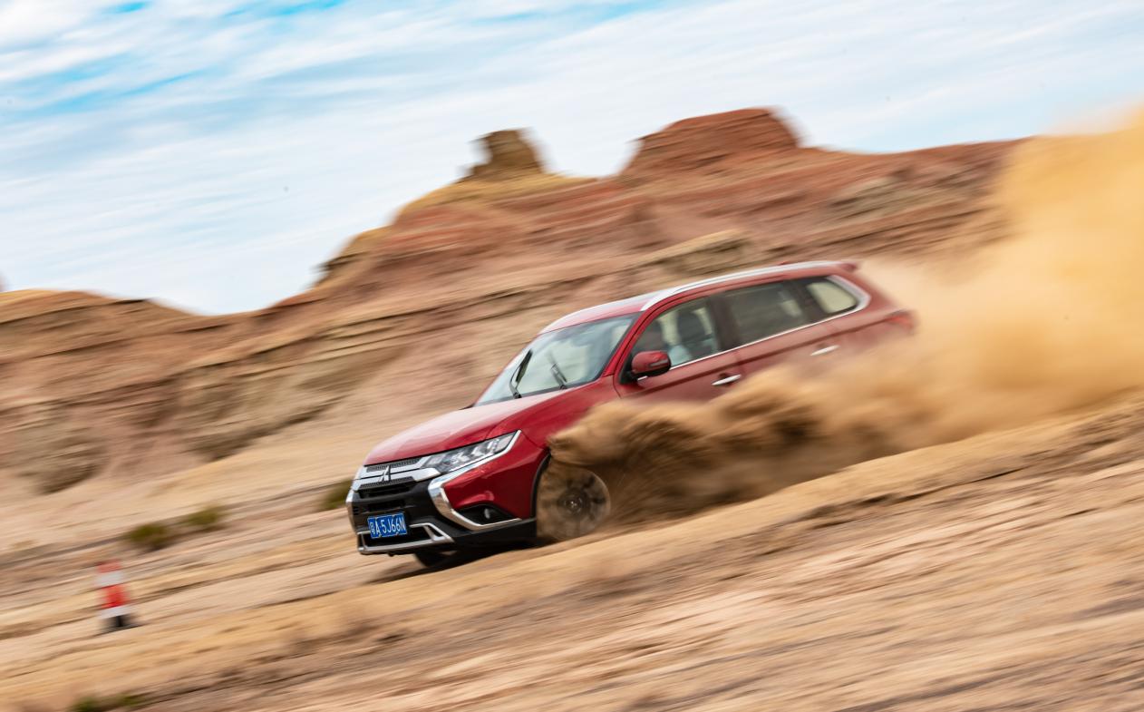 新款欧蓝德发动机解析,三菱欧蓝德发动机4j11几缸