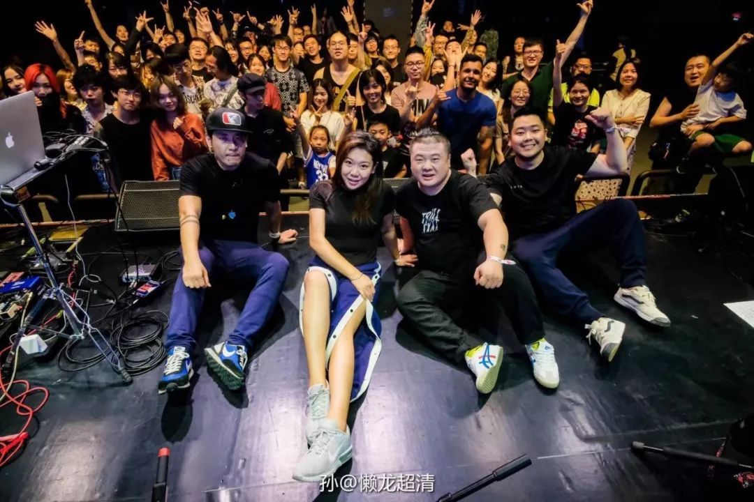 《乐队的夏天》后,摇滚乐火了,可后摇一直没人关心