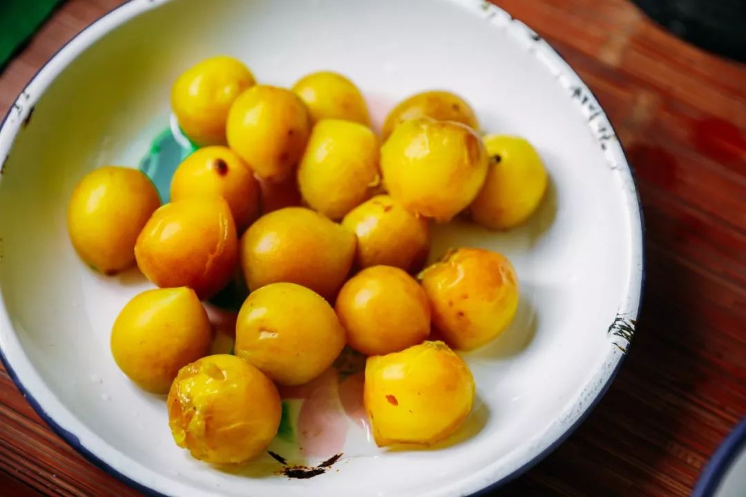 青梅的做法酸甜视频,爽脆青梅的做法