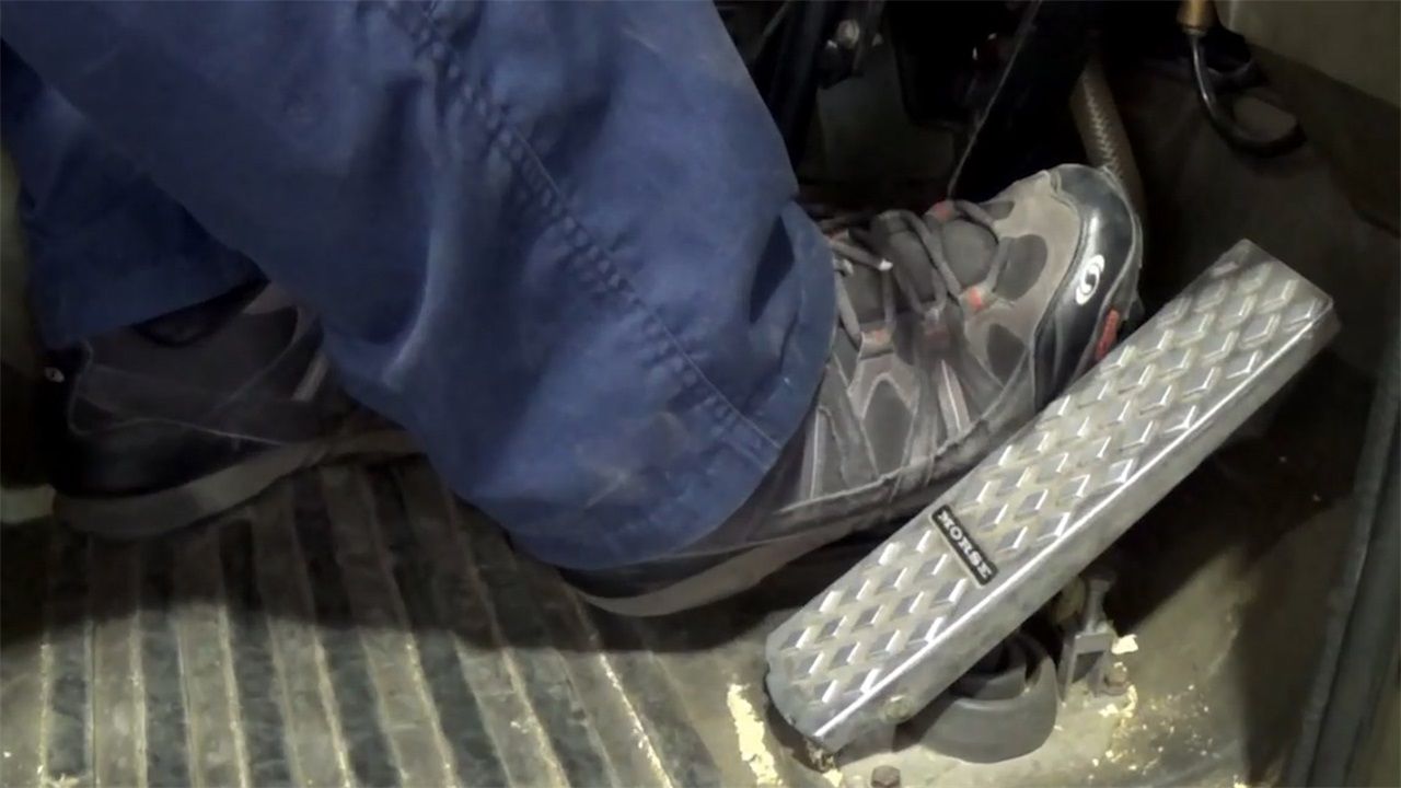 货车气刹车原理结构图,大货车为啥喜欢跟车很近