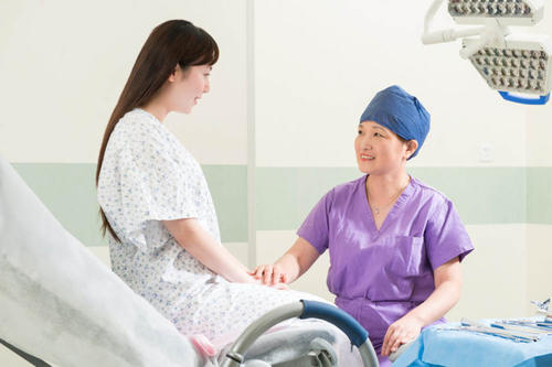 打掉一个月孩子有什么后遗症,女人第一胎打掉就不容易怀孕了吗