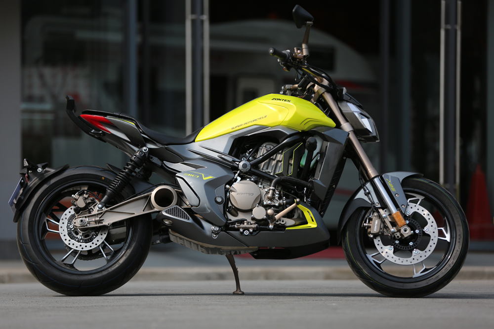 升仕310V试驾/多图:舒适好骑的运动太子车,标配ABS,全LED灯具