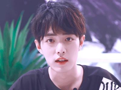 肖战绝世侧颜,肖战绝美回眸