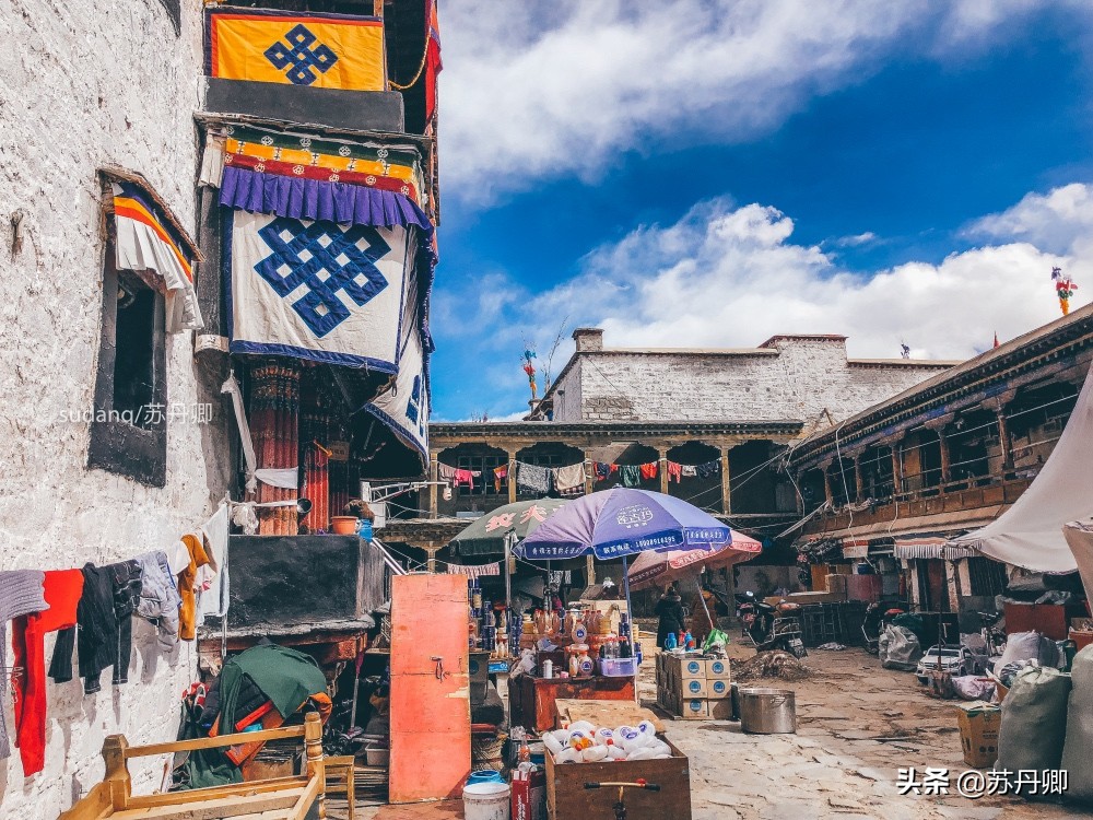 拉萨最隐秘的古寺:与大昭寺一墙之隔,允许拍照,收费10元