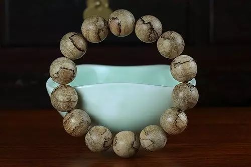 几百块的手串是真的吗,几十元沉香手串到底是不是真的好