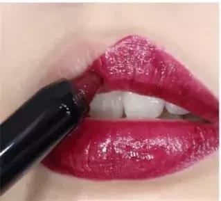 2020早春必备口红这10支巨显白,秋冬显白雾面口红推荐