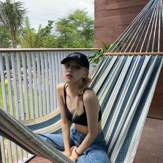 rose朴彩英头像壁纸,rose澳洲野玫瑰动态壁纸